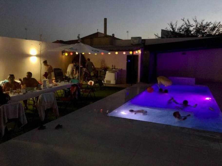 Villafranca de los Caballeros Alojamiento El Pez Casa Con Piscina Climatizada מראה חיצוני תמונה
