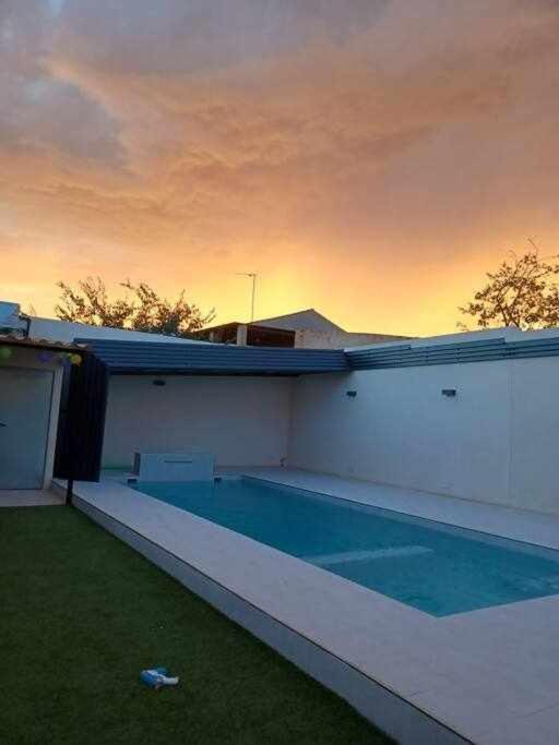Villafranca de los Caballeros Alojamiento El Pez Casa Con Piscina Climatizada מראה חיצוני תמונה
