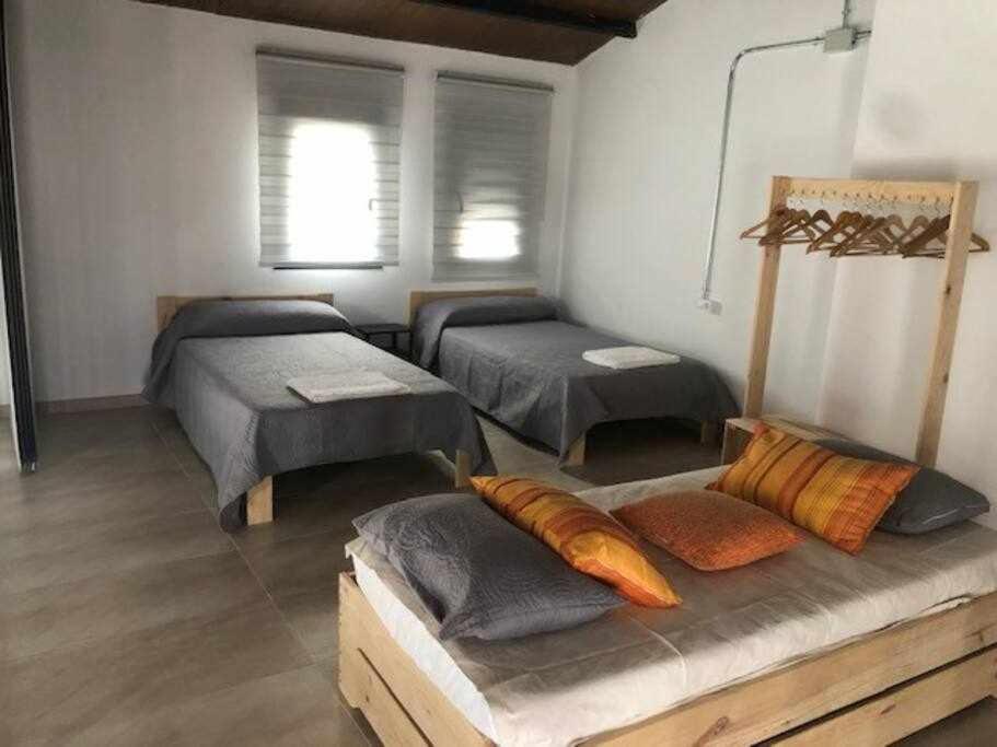 Villafranca de los Caballeros Alojamiento El Pez Casa Con Piscina Climatizada מראה חיצוני תמונה