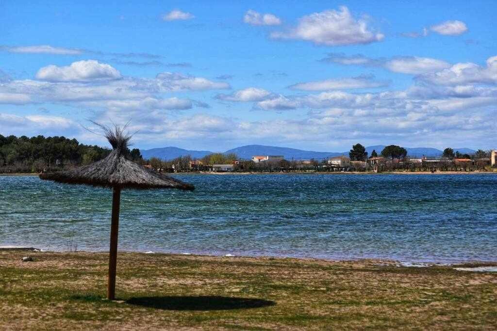 Villafranca de los Caballeros Alojamiento El Pez Casa Con Piscina Climatizada מראה חיצוני תמונה